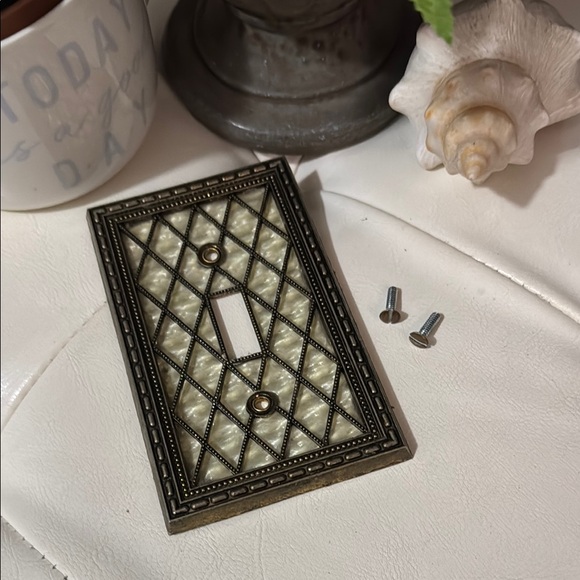 Vintage Light Switch Plate-Brassy Metal-Pearly Background with Lattice Overlay - Picture 1 of 10